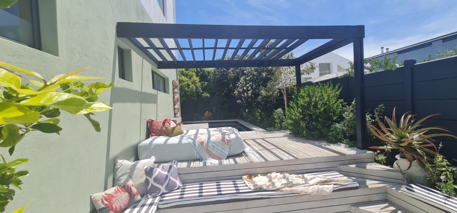 10 Bedroom Property for Sale in Bloubergstrand Western Cape